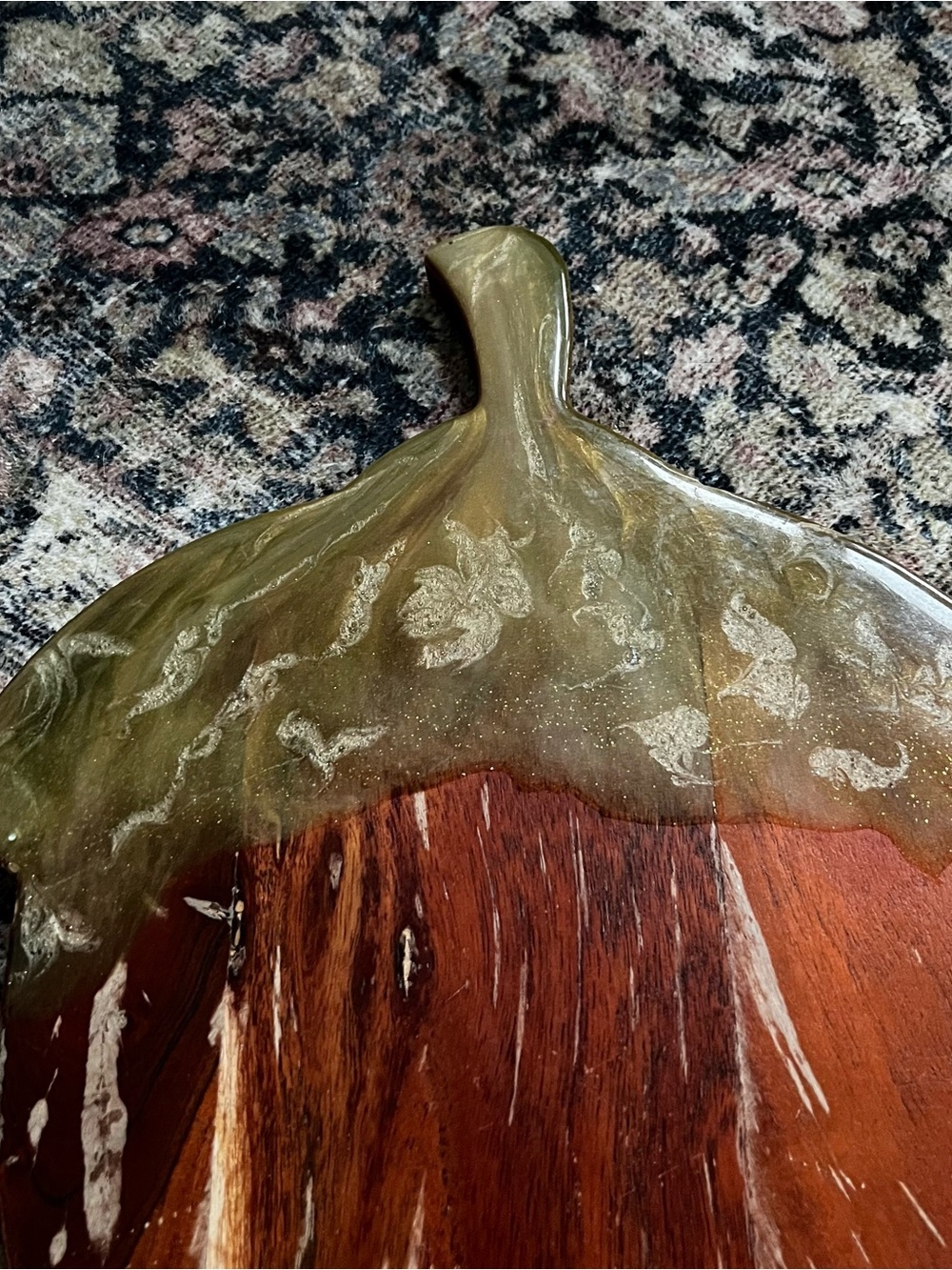 Handmade Wood & Resin Acorn board - Picture 3 of 8